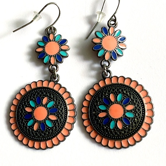 Bohemian Style Colorful Inlay Earrings - Picture 2 of 3